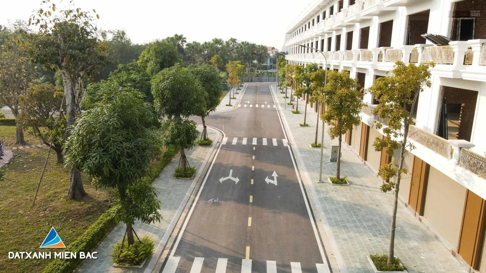 Bán cặp 2 căn nhà liền kề 4 tầng, mặt tiền rộng 10m, KĐT Xuân Hưng, Tp Thanh Hóa. Sổ đỏ lâu dài