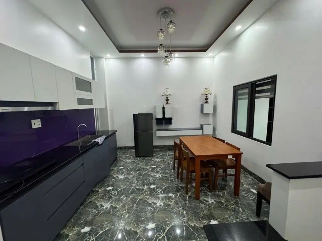 Bán nhà mặt tiền đường 7m5 4 tầng có 7 phòng cho thuê dòng tiền 30tr/th