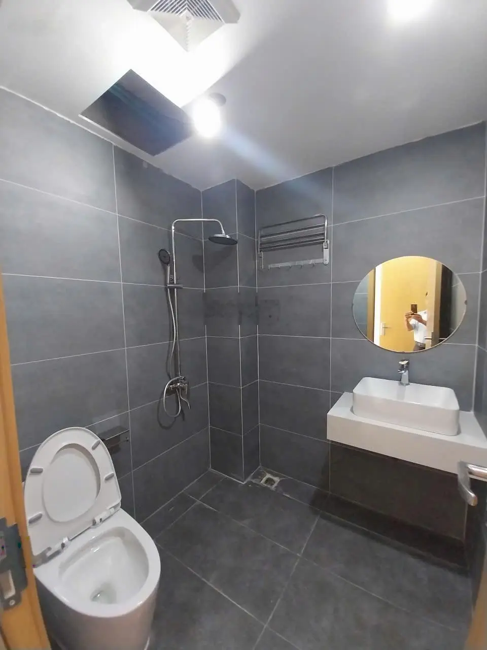 Chính chủ bán nhà la tinn- mới koong- ngõ nông thẳng tắp- 50m ra oto tránh- dt: 32m- 4t- mt: 3,5m