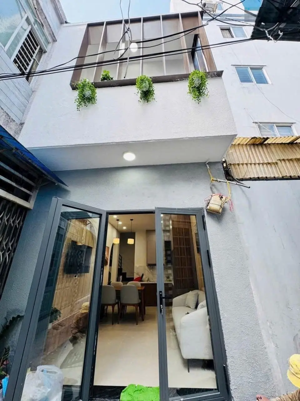 Cạnh chợ Bà Chiểu, đường Ngô Nhân Tịnh 36m2, giá 2tỷ090. Nhà sẵn sổ hoàn công
