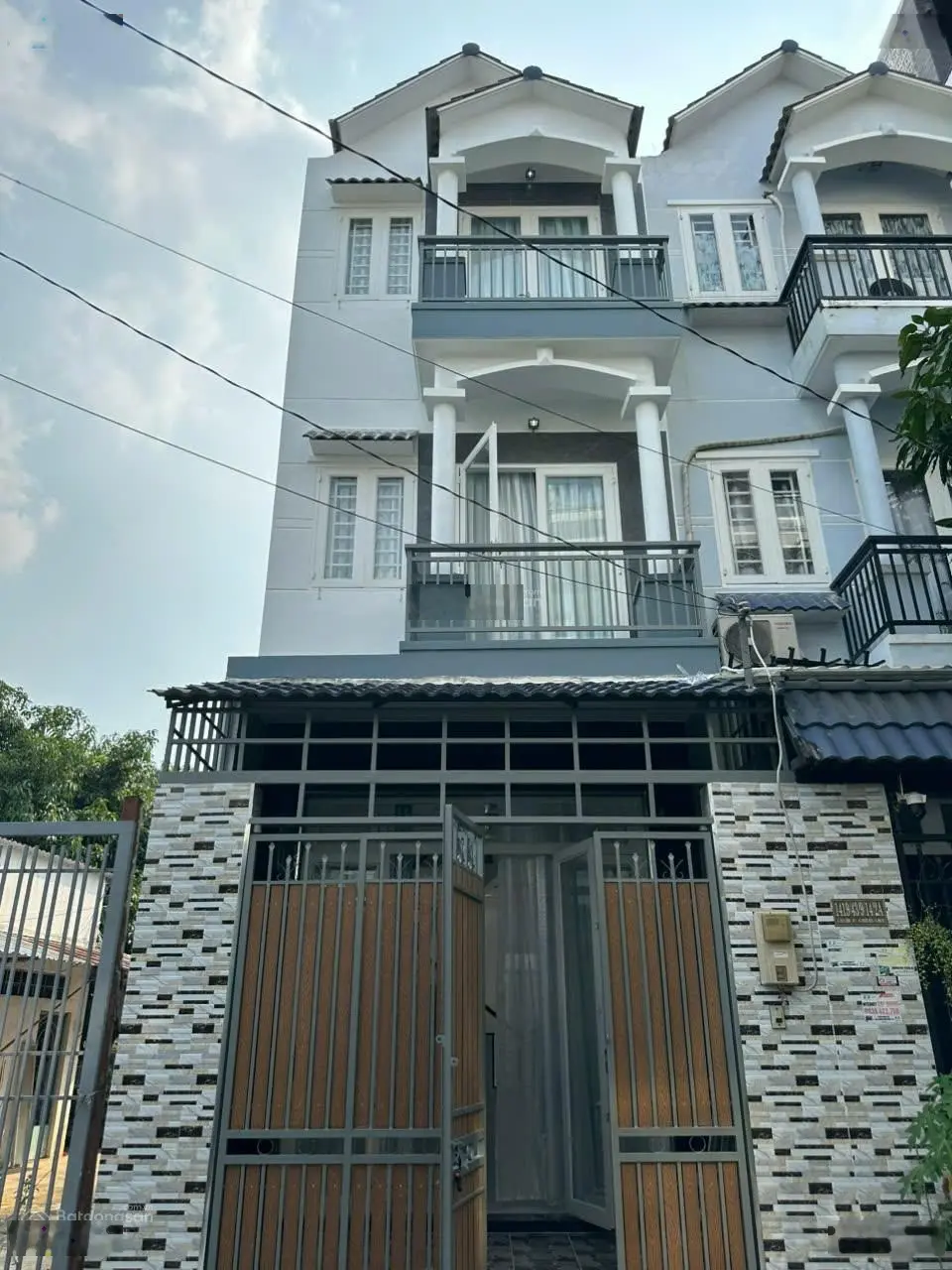 Bất ngờ. Nhà 2 lầu tại Lê Văn Lương gần Hoàng Anh Gia Lai