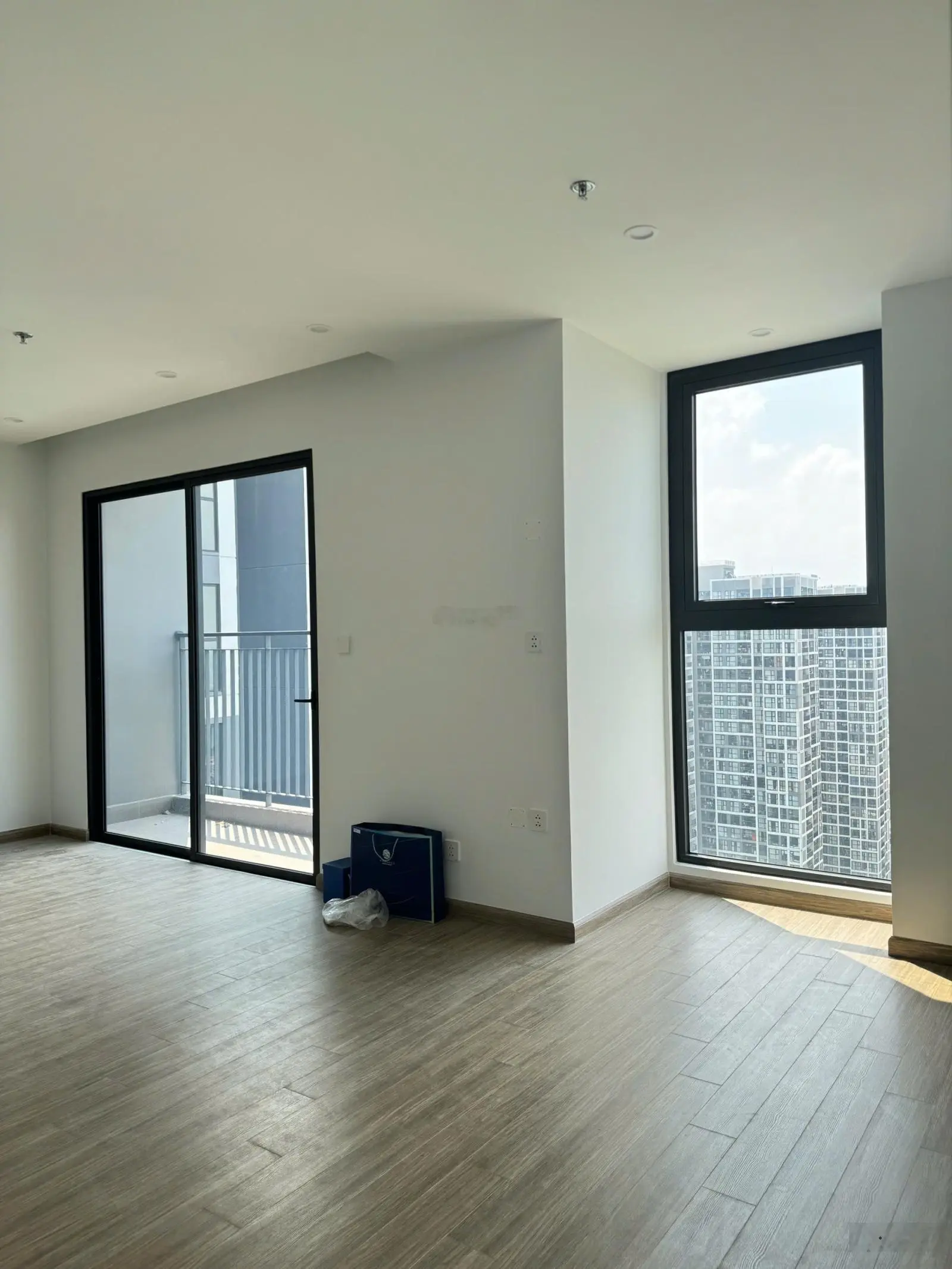 Bán gấp căn hộ 2 ngủ góc 67.6m2 tòa P1 nguyên bản chủ đầu tư giá 3.6 tỷ