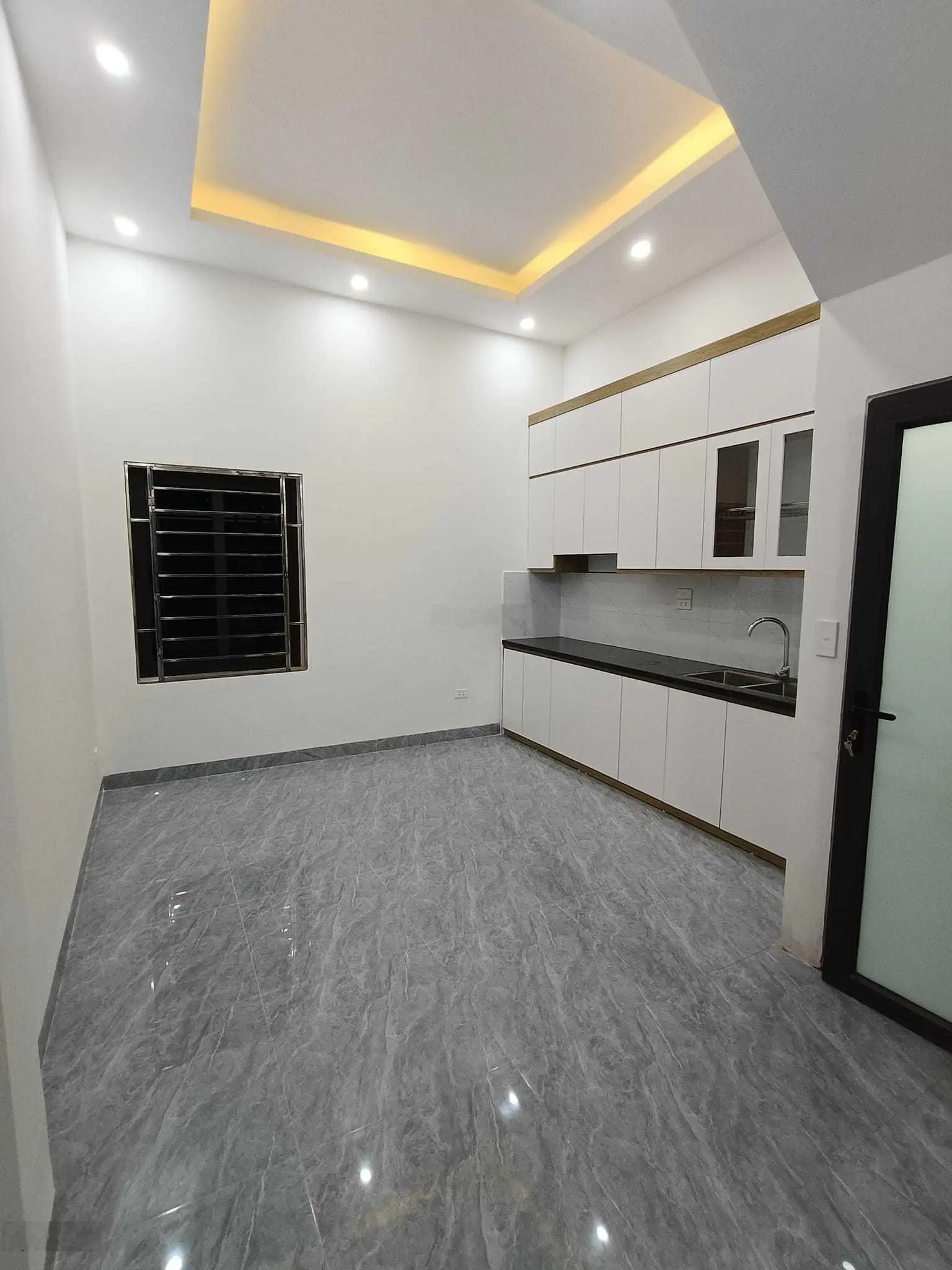 Bán nhà Tân Khai, Hoàng Mai - 43m2 4 tầng - 3 thoáng - giá 5.9 tỷ