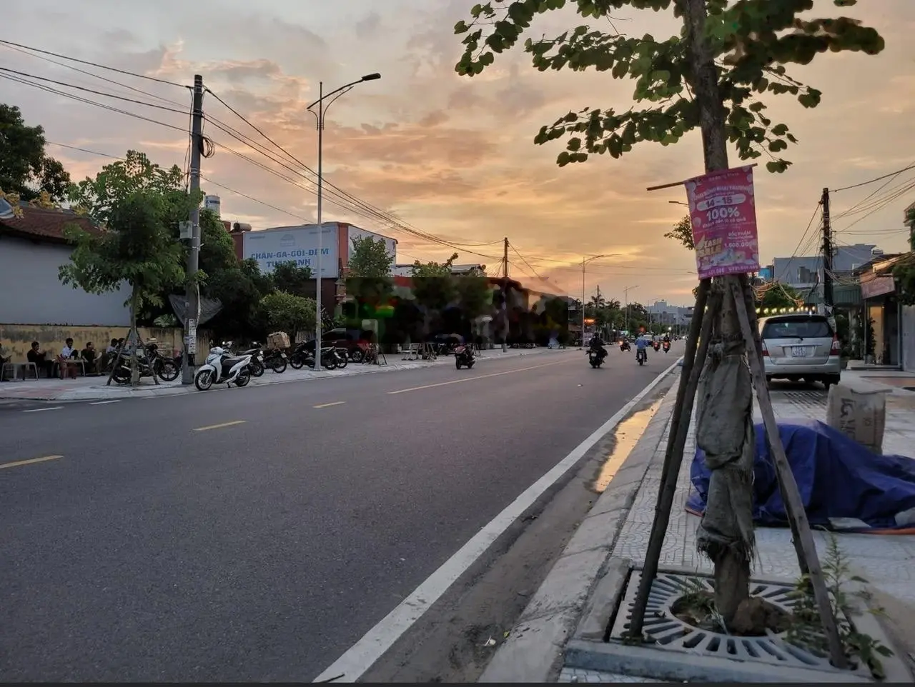 Bán đất mặt đường máng nước - mặt tiền 9,4 m- vị trí đẹp nhất - e.mai 0915 822 ***