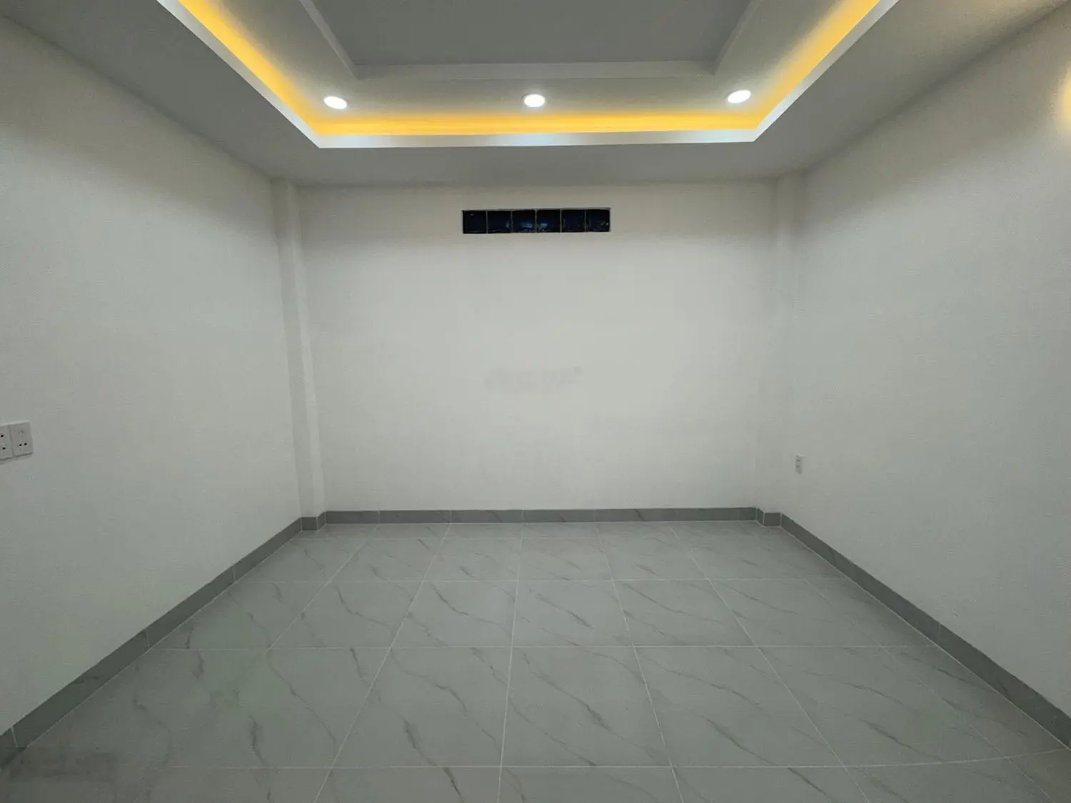 Tuyệt phẩm đẹp lung linh 3 lầu (4mx12m=48m2 vuông vức) mới 100% hẻm xe hơi khu VIP Hồ Xuân Hương