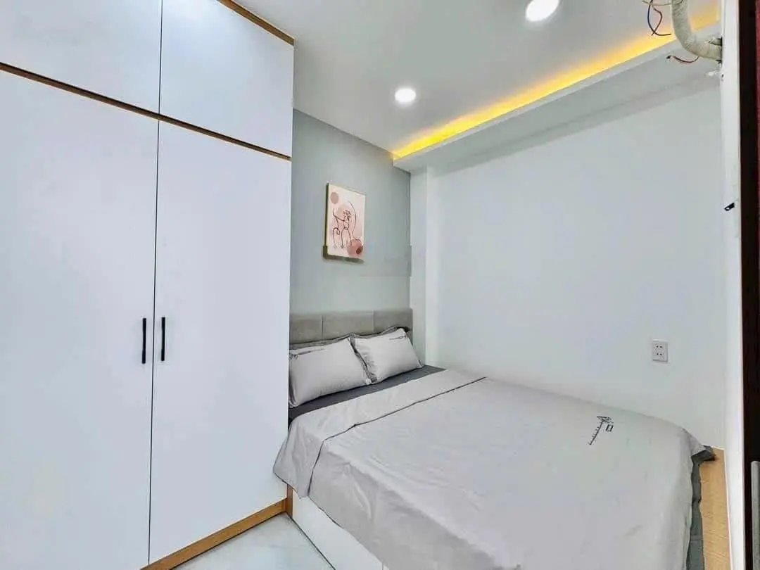 Giảm sâu 300tr nhà Lê Quang Định - 57m2 - Shr - đang thuê 25tr/ tháng