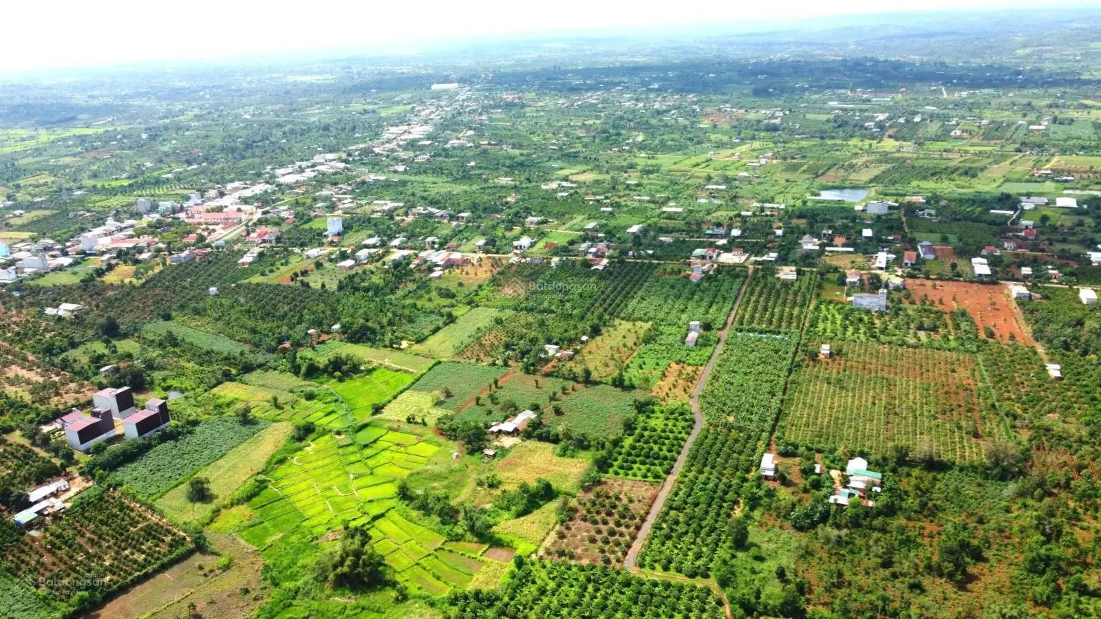 Đất thị trấn Ea Kar mặt tiền 15m giá 240 triệu/lô (vị trí đẹp, dân đông)