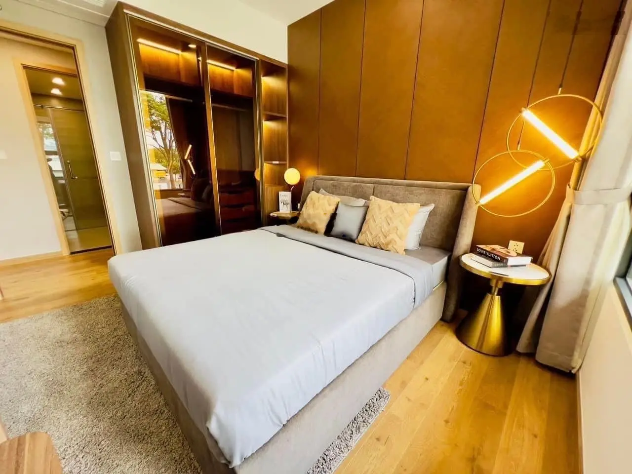 Hàng ngộp cần bán gấp căn hộ Akari city GĐ2. Giá: 3 tỷ150. View Hồ Bơi, hạn mức vay 70%. 0906 651 ***