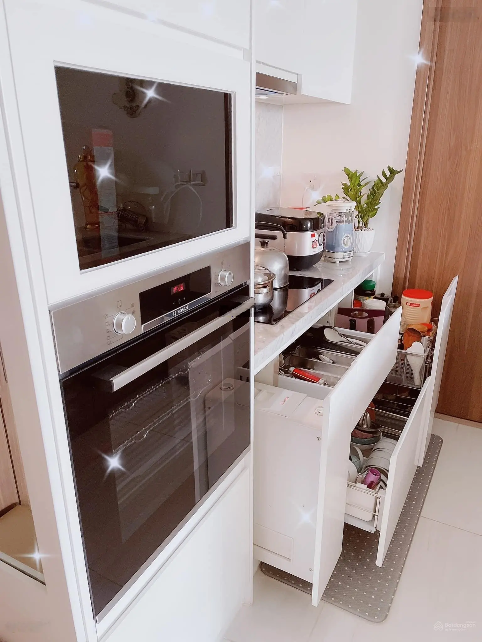 Chính chủ cần bán chung cư Oriental, DT 105m2, 3PN, giá 3.5 tỷ. Liên hệ 0931 177 *** * Bảo Ngọc