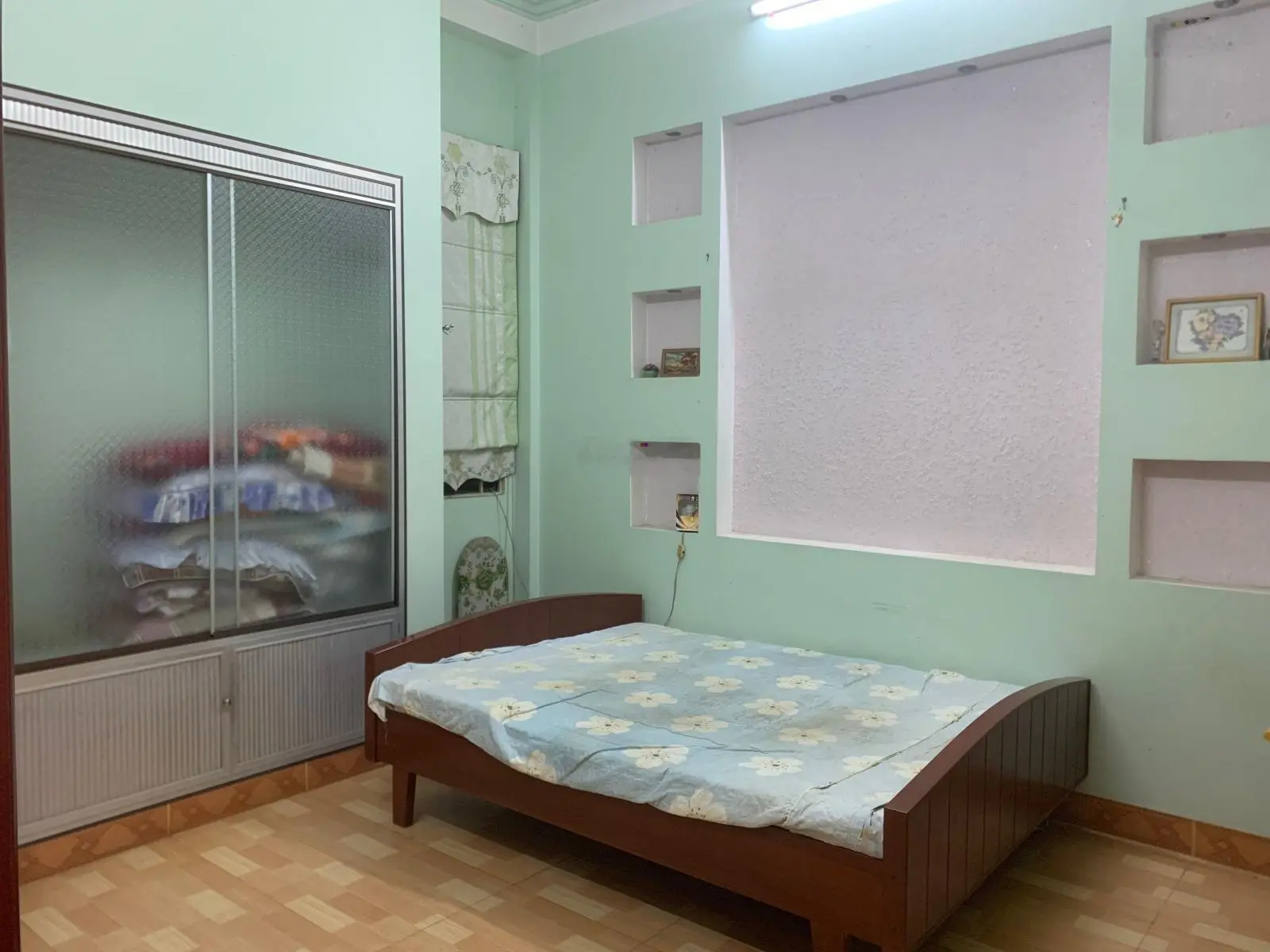 Bán nhà 3 tầng kiên cố mặt tiền Lê Trung Đình chính chủ, 250m2 sàn, 3 phòng ngủ, sổ hồng riêng
