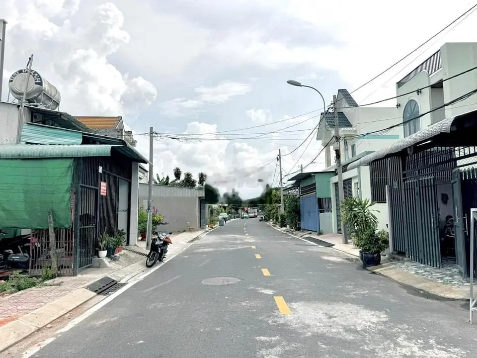 Tôi Cần tiền bán lô đất trong KDC Phú Hoà Đông 92m2 giá 950tr sổ sẵn