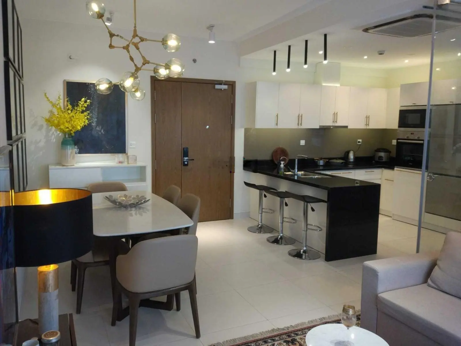 Chính chủ kẹt tiền bán gấp căn hộ Tecco Town Bình Tân 2PN 2WC full nội thất 1,750 tỷ, 0935 373 ***