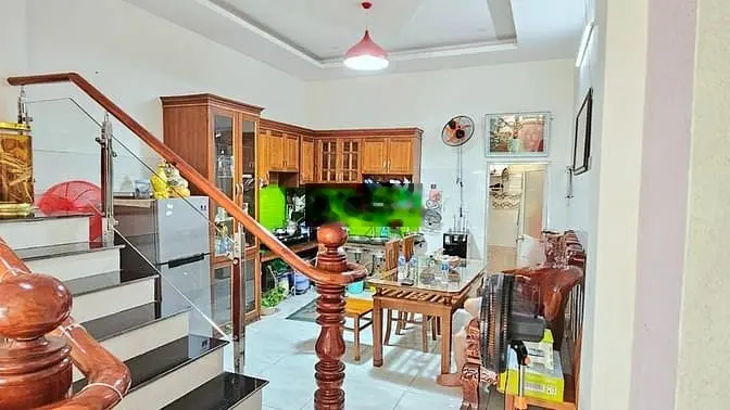 Bán nhà 1 trệt 2 lầu hẻm xe hơi đường 100A . P tân phú. Tp thủ đức