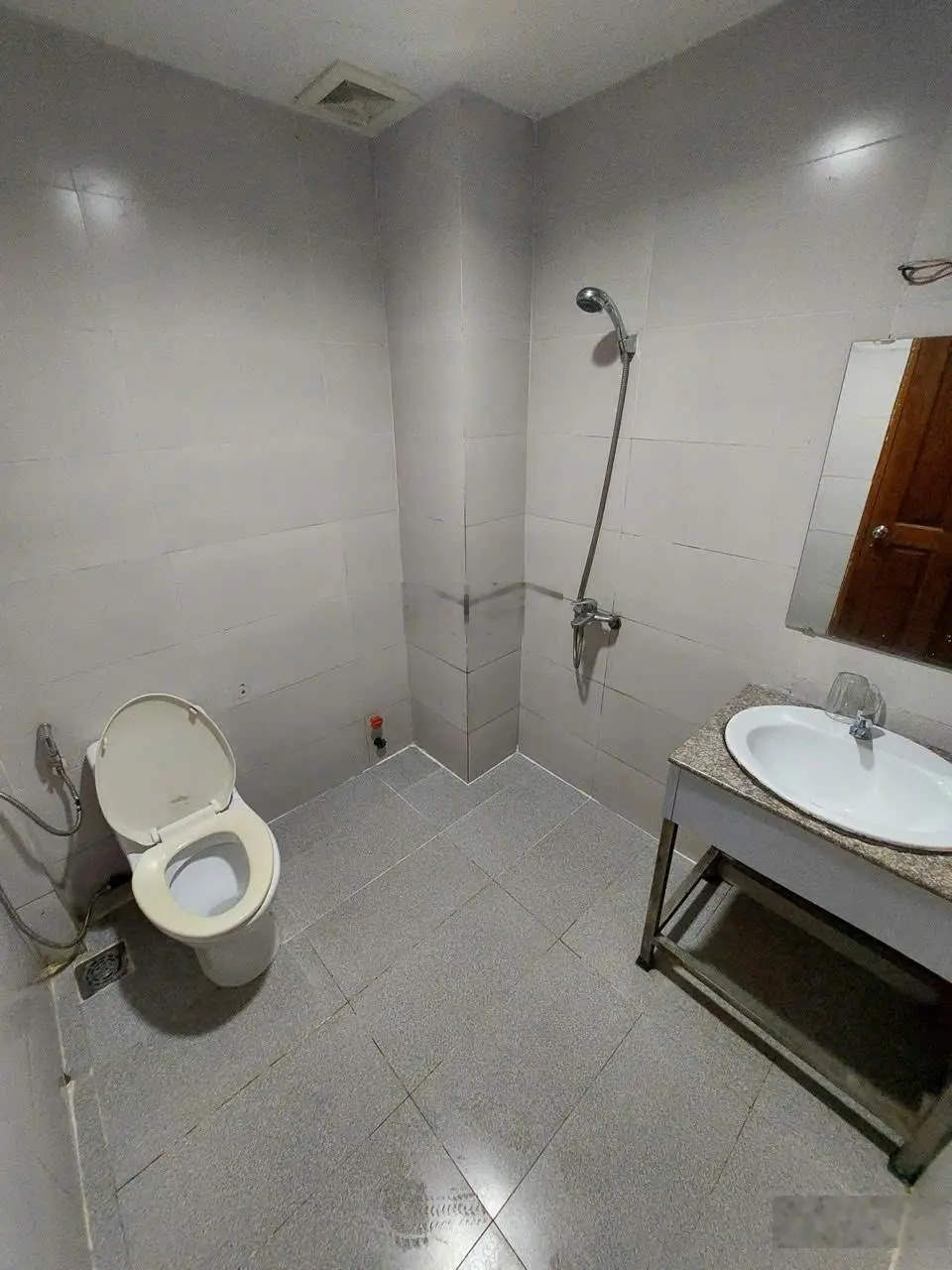 Bán nhà mặt tiền ngang 8m, 6 tầng tại mặt tiền đường Lê Quang Định