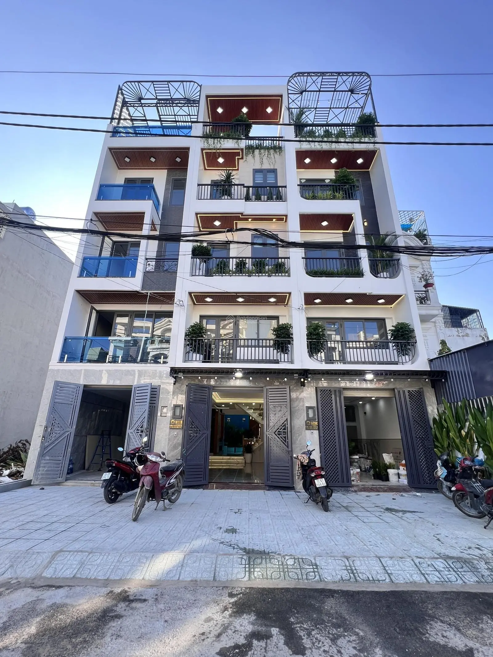Nhà mặt rạch 4 x 22m ngay trường học đường Tô Ngọc Vân Q12