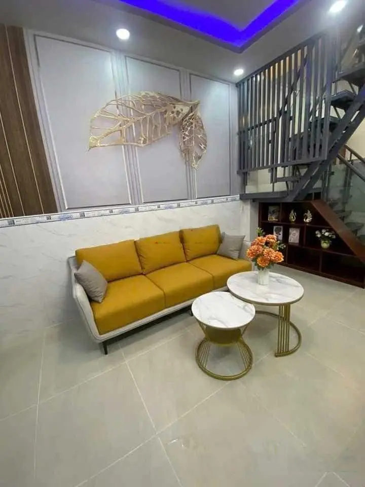 Hàng thơm: Trung tâm P8 Gò Vấp - nhà mới dọn vào ở luôn