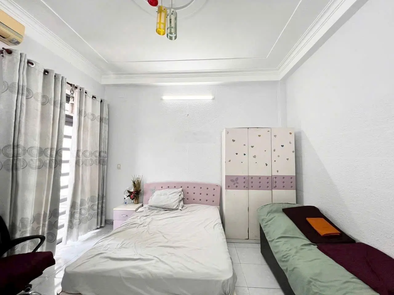 Bán nhà khu chợ Tân Trụ, nhà 56m² Hoàng Bật Đạt xây 1 trệt 4 lầu. Hẻm 7m sổ hoàn công,giá 2 tỷ 650.
