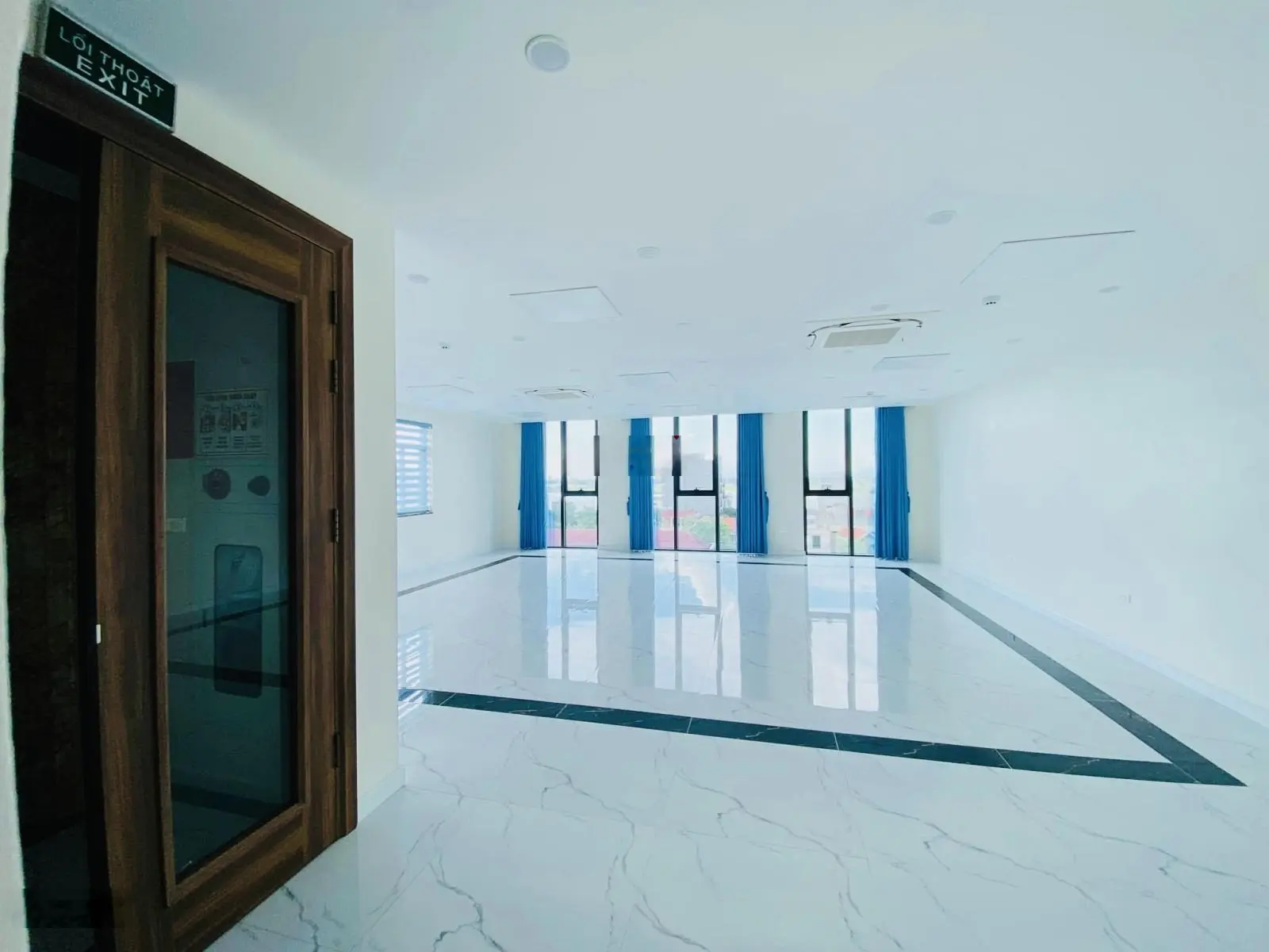 Toà Mặt Phố Tây Hồ 10 Tầng Thông Sàn 101m2 Mặt Tiền Vip Vỉa Hè Rộng, Làm Văn Phòng Spa , Giá: 58 Tỷ