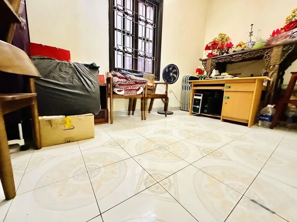 Bán nhà Tô Ngọc Vân, ô tô vào, trước nhà thoáng, 70m ra Hồ Tây