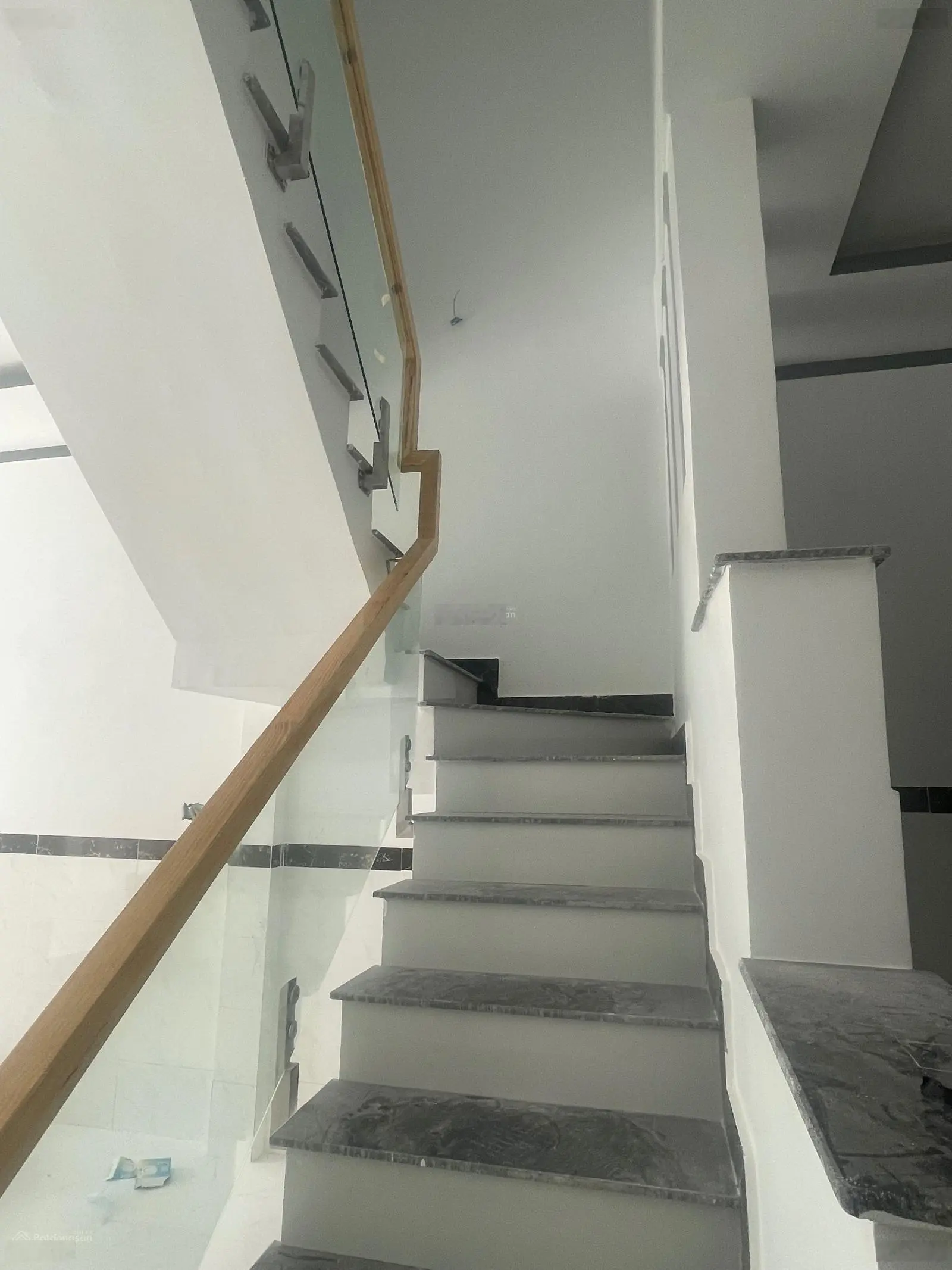 Cần bán nhà 1tr1 lầu sổ hồng riêng CC sang tên 2 tỷ 150 Thạnh Phú Vĩnh Cửu Đồng Nai LH 0931 534 ***