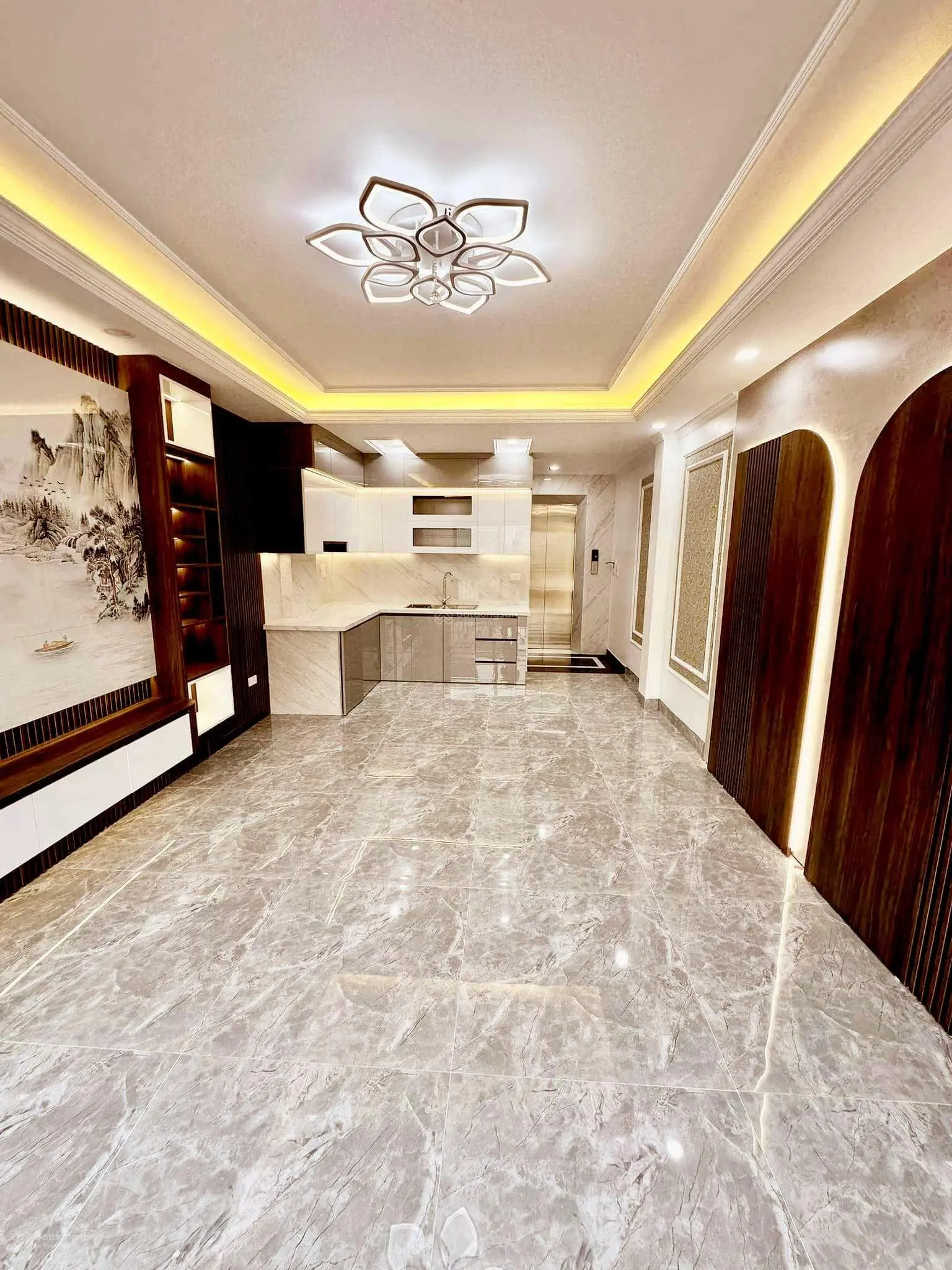 Bán nhà Khương Đình - Thanh Xuân - 80m ra mặt phố - giáp Ngã Tư Sở - 42mx 6 tầng thang máy