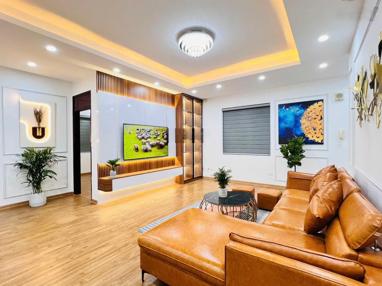 Cần bán căn hộ 3 phòng ngủ giá ~5,5 tỷ tại The Garden Hills 99 Trần Bình