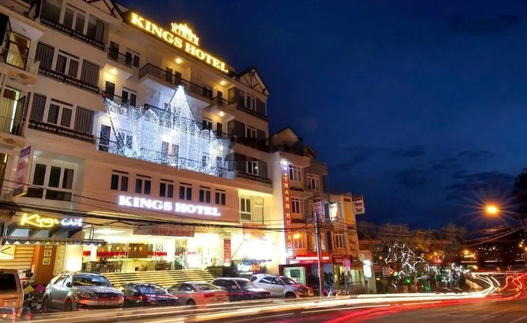 Khách sạn 95 phòng đầu Bùi Thị Xuân, ngay Hồ Xuân Hương cạnh Haus Đà Lạt
