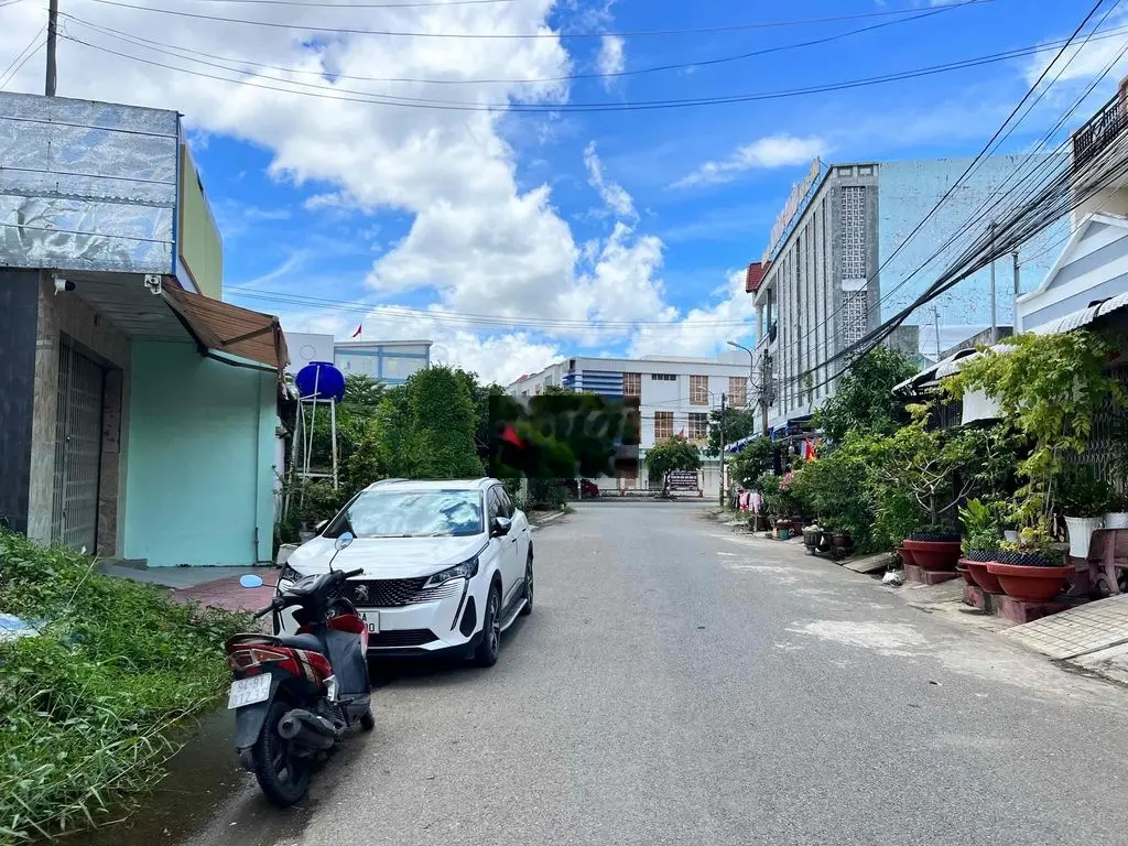 Nền đường Trần Văn Phán phường 5 (Gần trường Đại Học Bình Dương)