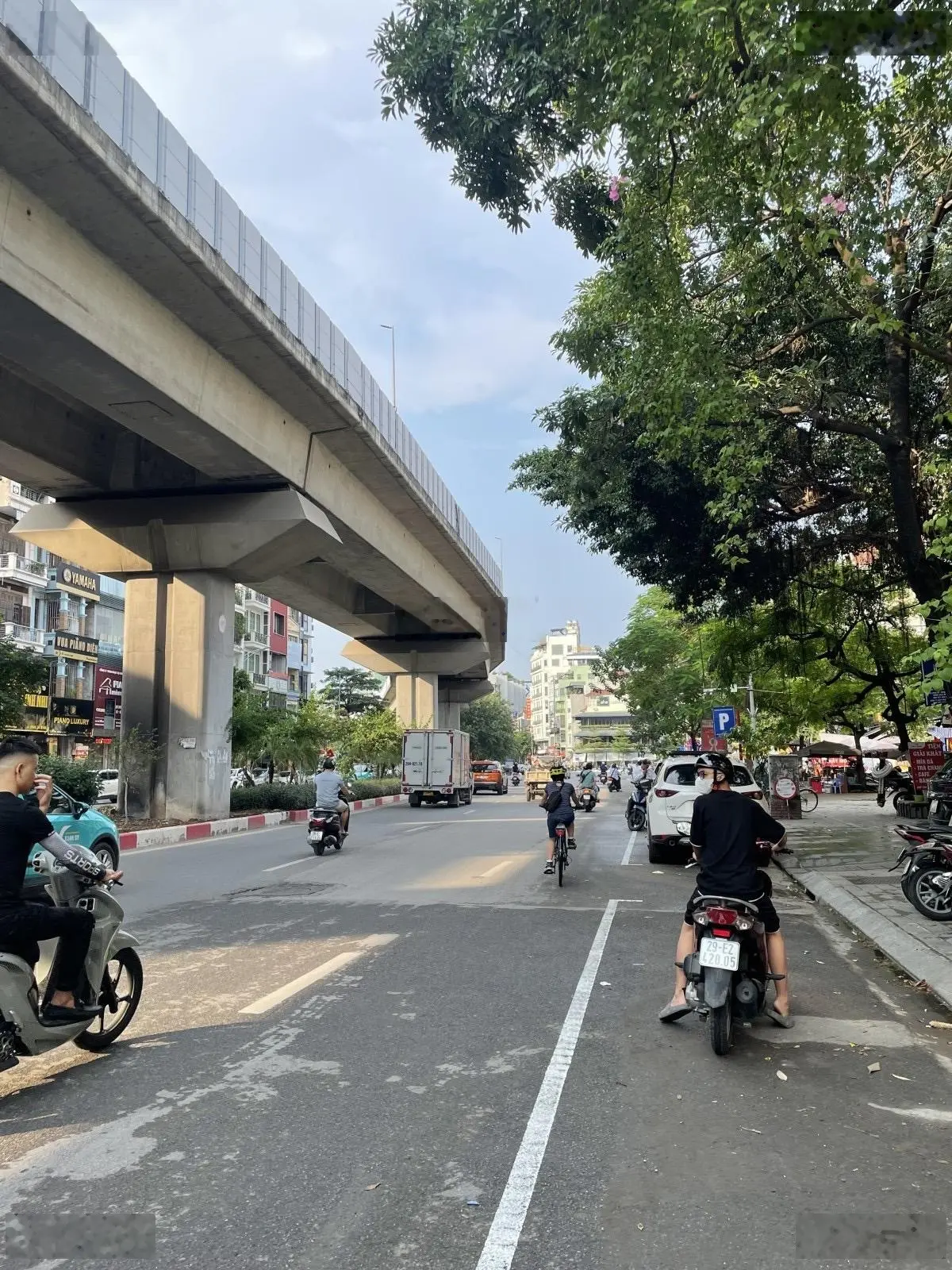 Bán nhà mặt ngõ Hào Nam, vị trí đắc địa, 28m2, 6 tầng. 7.35 tỷ