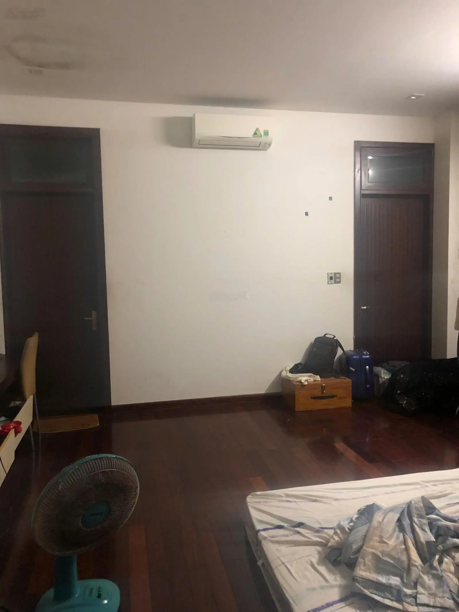 Bán nhà 4 tầng mặt tiền Nguyễn Hữu Thọ