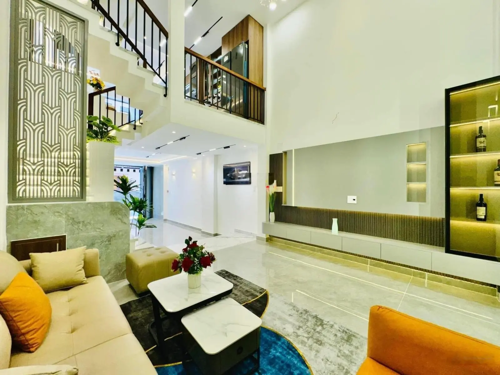 Cần bán nhà Chu Văn An, Bình Thạnh. 64m2 - Giá 3 Tỷ 370- Đang cho thuê 17tr/ tháng. SHR, Hẻm xe hơi