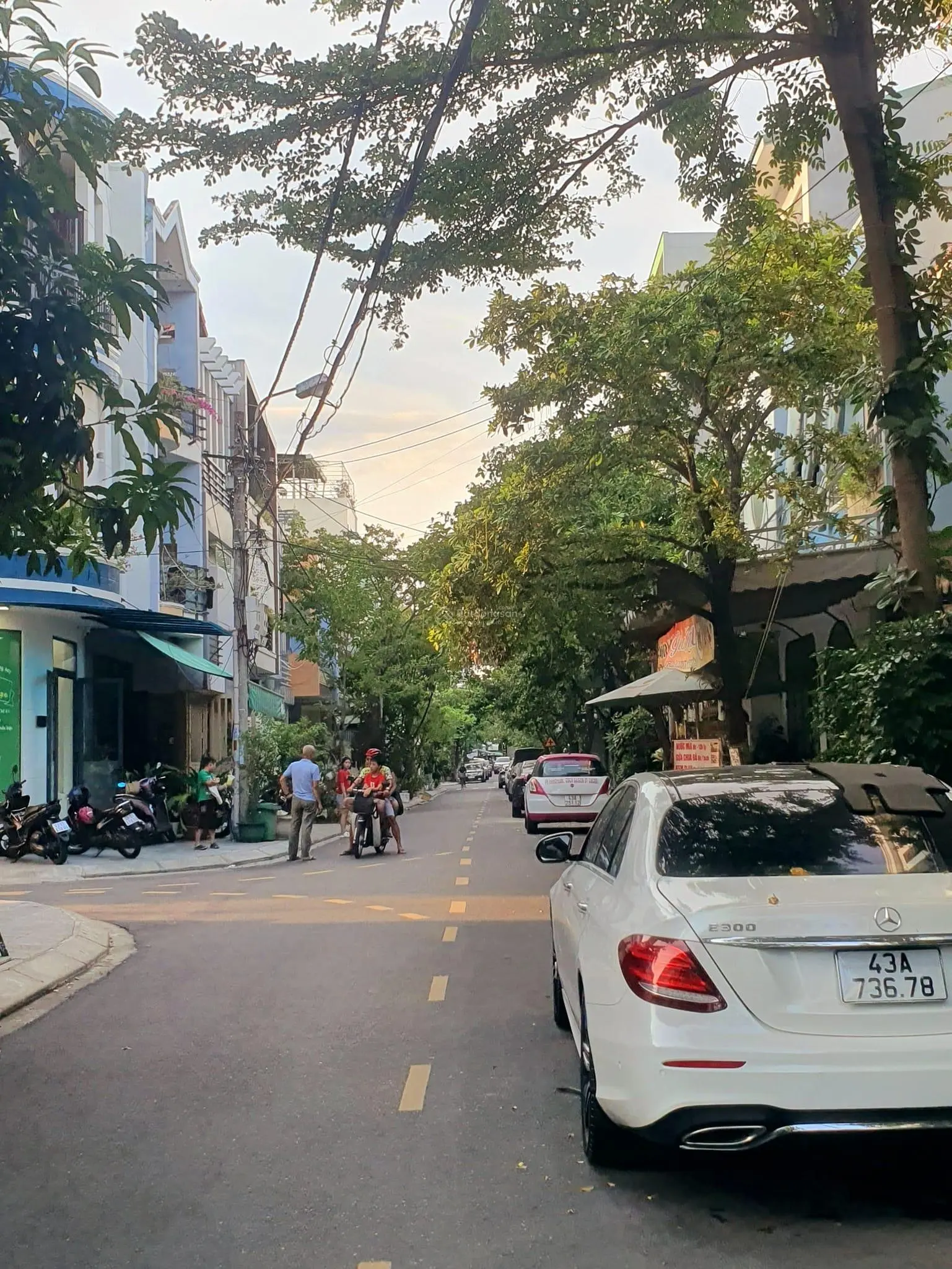 Bán đất tặng nhà cấp 4 gần đường Hà Huy Tập, gần trường, gần Co. Op Mart đường mai xuân thưởng