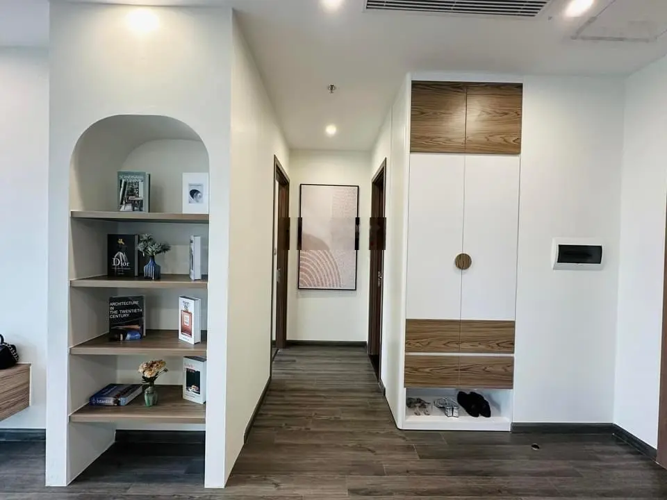 Chính chủ gửi bán căn hộ 2N2VS 58m2 chỉ với 3,05 tỷ tại The Pavilion 2 tầng hầm để xe Vinhomes OCP