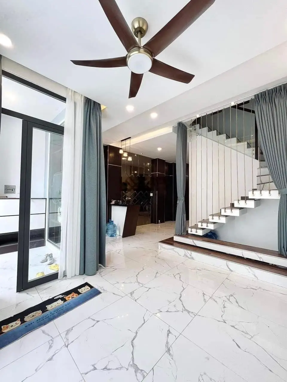 Tôi cần bán nhà MTH đường Luỹ Bán Bích, Tân Phú - Giá 2 tỷ 250 / 56m2 (4x14). Sổ hồng riêng. 4PN 4W