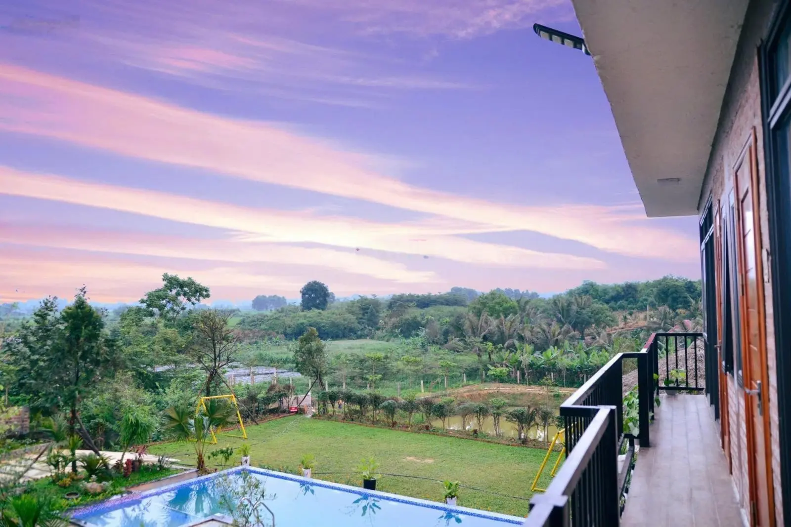 Chính chủ cần bán Villa Laifarm Vân Hoà, Ba Vì, Hà Nội, 2220m2, sẵn dòng tiền kinh doanh homestay