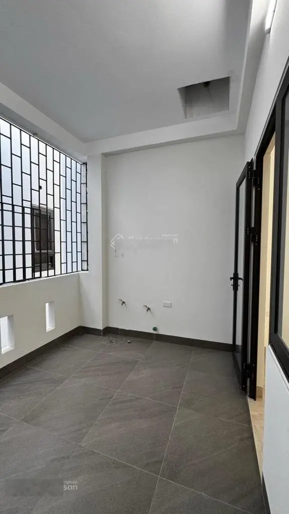 Hiếm vài bước ra oto - nhà đẹp ở luôn - trung tâm long biên