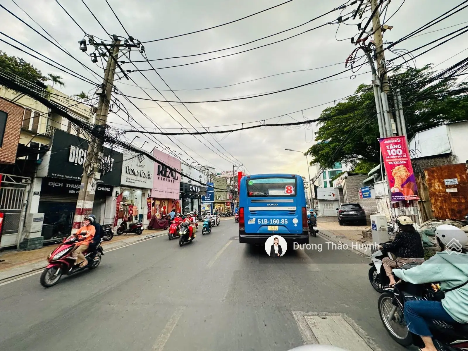 Nhà Mặt Tiền 3 Tầng sát Võ Văn Ngân Full Thổ(6x22) Thiết kế cực đẹp- Sân đỗ oto! Không có căn thứ 2