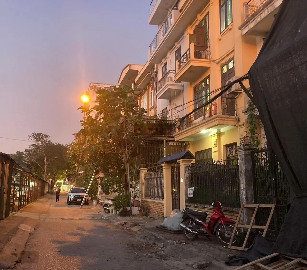 Bán nhà phân lô cán bộ phố Đức Giang 5 tầng thang máy hiện đại sang trọng