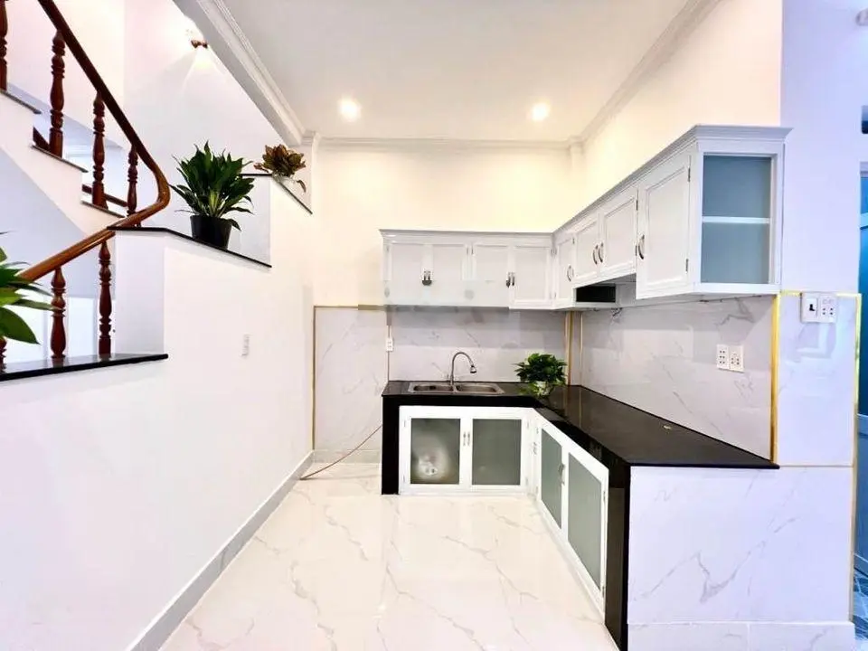 Bán nhà 2 lầu - SHR/ngay Lâm Thị Hố, Quận 12 - (Công chứng trong ngày). Giá: 2,63 tỷ/TL