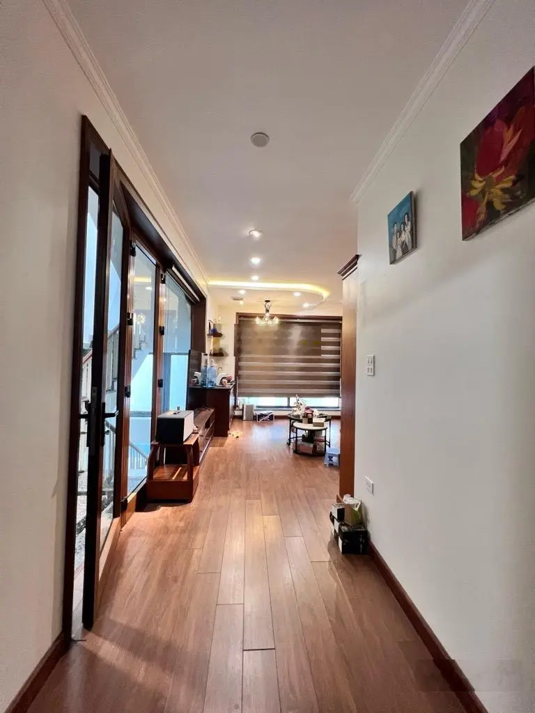 Nhà phố - Lâm Hạ, Long Biên, thang máy, vỉa hè, 3 ô tô tránh, 2 mặt thoáng trước sau