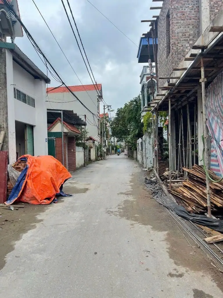 Biên Giang - Hà Đông, cách QL6 - trường ĐH TDTT chỉ 500m, nhà 4 tầng cách đường ô tô 200m