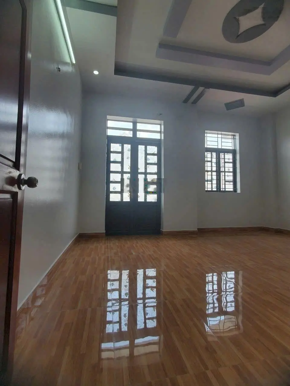 Bán nhà 4 tầng mặt tiền hẻm 67 Đào Tông Nguyên. Hẻm xe hơi 6 m thông tứ phía. Giá 5.3 tỷ tl