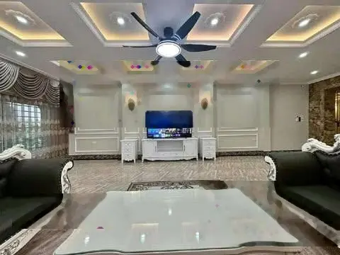 Bán gấp nhà phố Bồ Đề 73m2 7tầng thang máy, gara 2 ô tô kinh doanh ngõ thông phố Hồng Tiến 17. X Tỷ