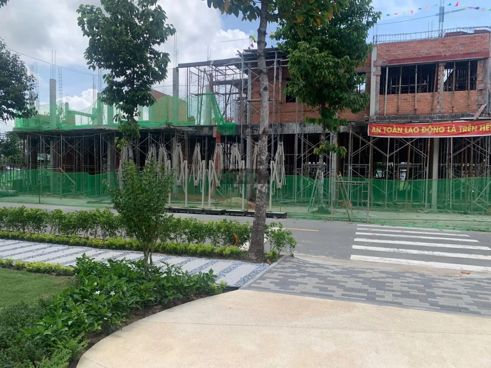 Bán nhà phố liền kề sổ hồng riêng rẻ hơn chung cư chủ cần 990tr(30%) có thể sở hữu được ngay