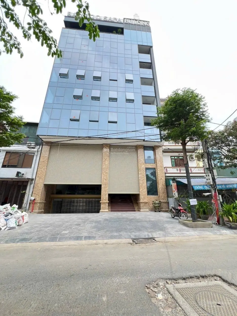 Bán nhà đất P. Dịch Vọng Hậu, Trần Thái Tông, DT 147 m2, MT: 8,5m xây full đất cao. LH 0984250719