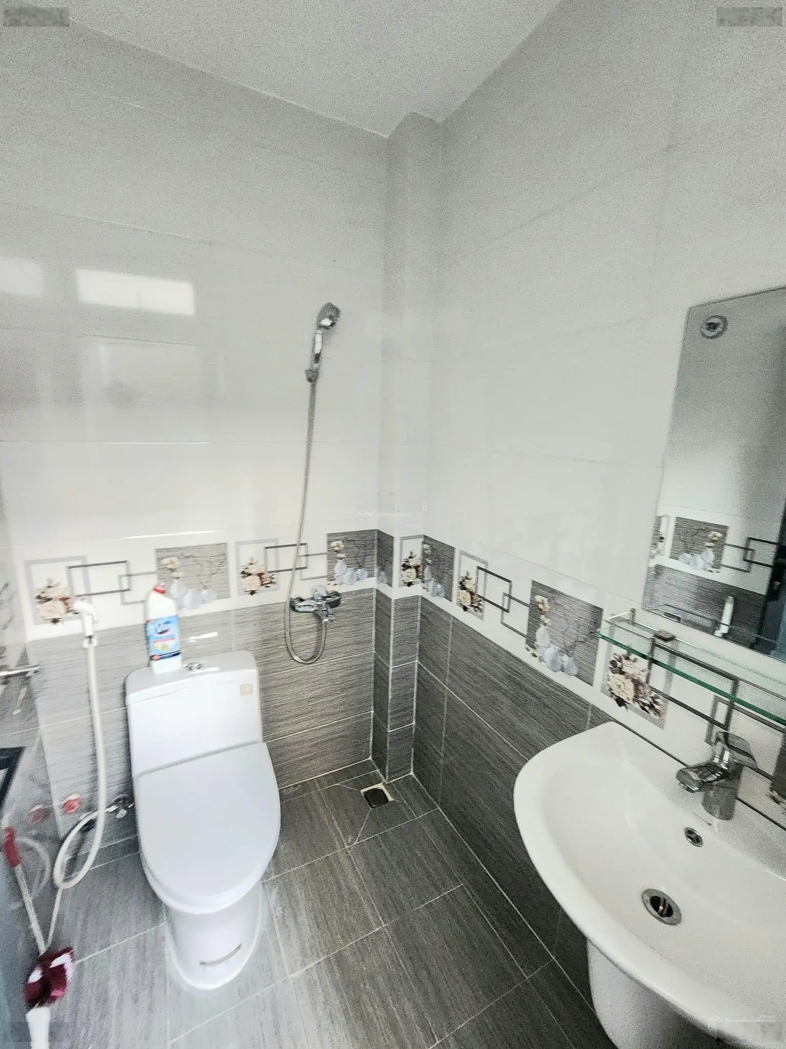 Bán nhà 4 tầng KĐT Hà Quang 2 có thang máy, nhà rất mới (làm việc chính chủ)