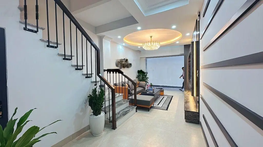 Bán nhà 6 tầng - ngõ 101 Phố Trạm Long Biên, ngõ thông - ô tô đỗ cổng - bán gấp nhà 6T DT 38/48m2