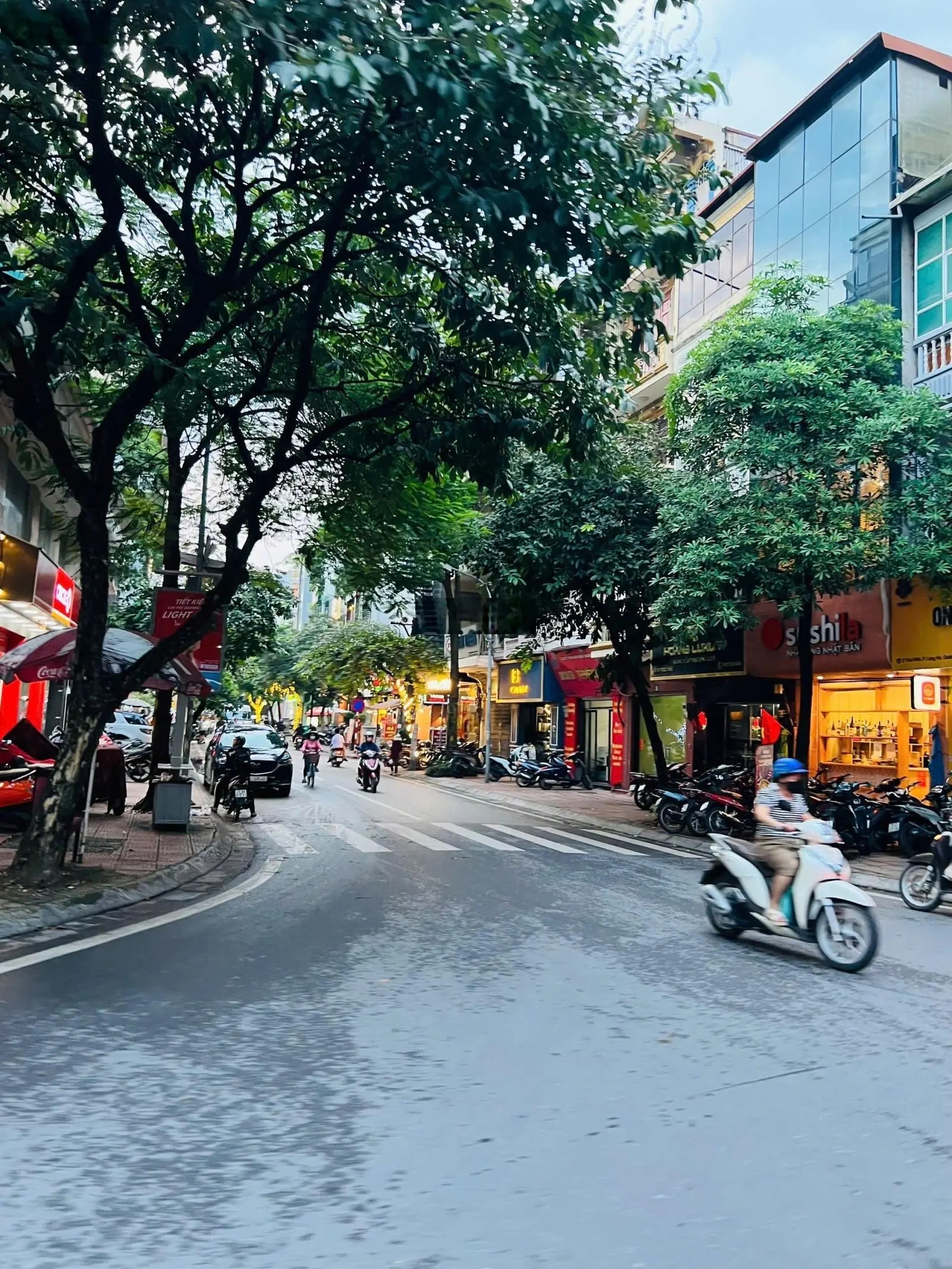 SIÊU HIẾM,M.TIỀN QUYỀN LỰC, BÁN NHÀ MẶT PHỐ NGUYÊN HỒNG,115M2,5 TẦNG, M.TIỀN 7.2M,2 MẶT ĐƯỜNG Ô TÔ,