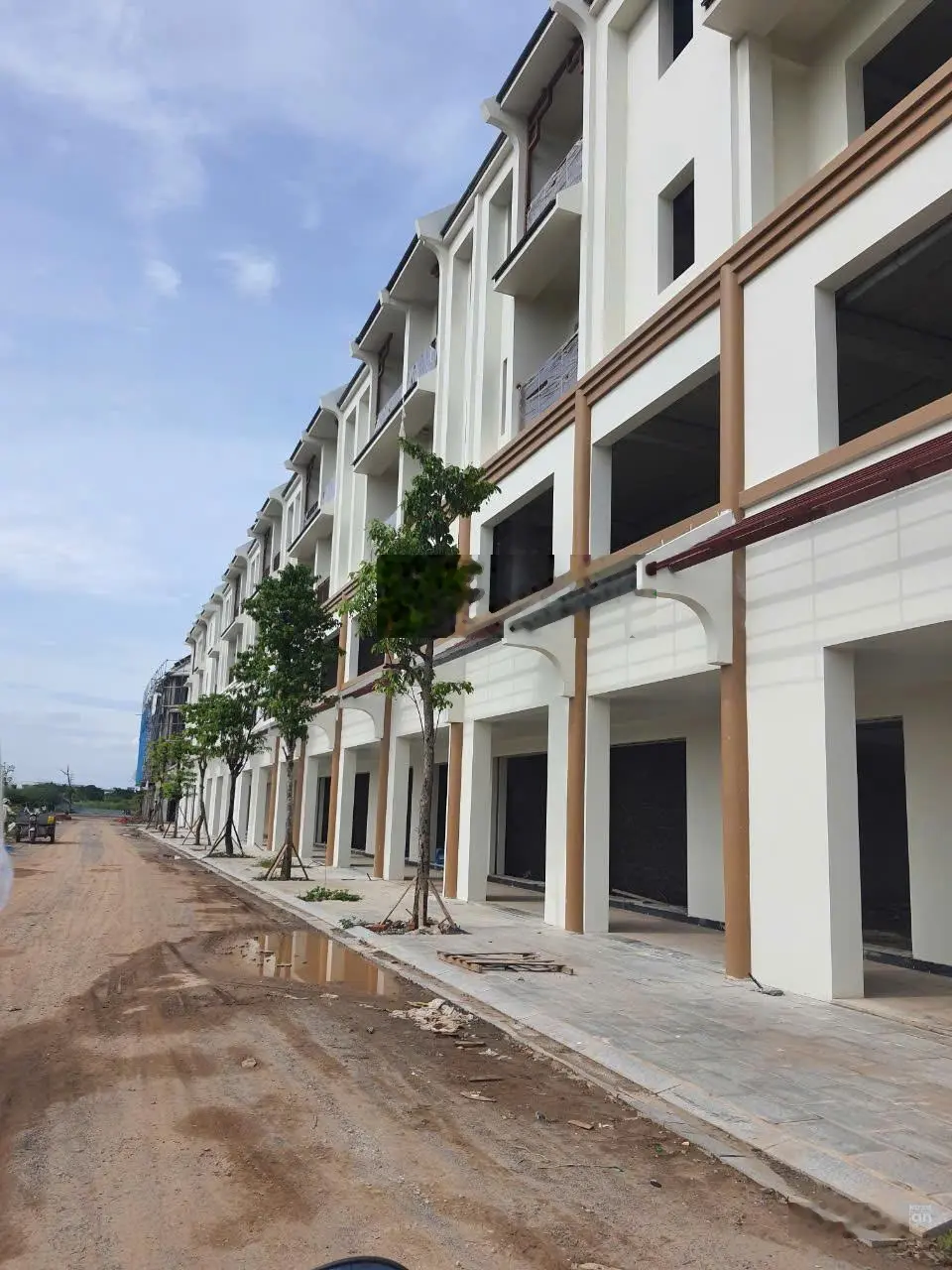 Cực hiếm, bán liền kề mặt đại lộ Bình Minh dự án Hinode Royal Park. DT 100m2, giá 31 tỷ. 0966761190
