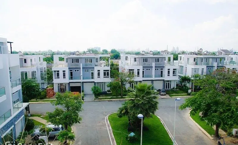 Giảm mạnh 7 tỷ! Bán gấp biệt thự góc 2 mặt tiền rẻ nhất KDC Gia Hoà, 10x20m, giá chỉ 100tr/m2